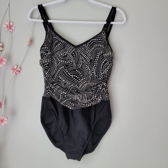 MIRACLESUIT Swimwear 1 Piece Swimsuit - Picture 3 of 10